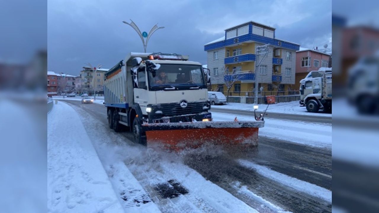 Darıca’da yollar kapanmasın diye yoğun mesai