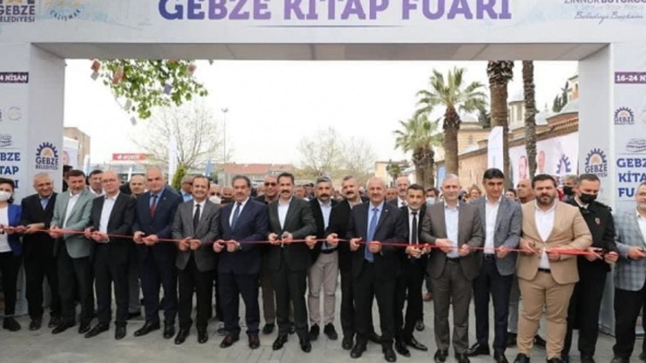 Gebze Kitap Fuarı Kapılarını Kitapseverlere Açtı
