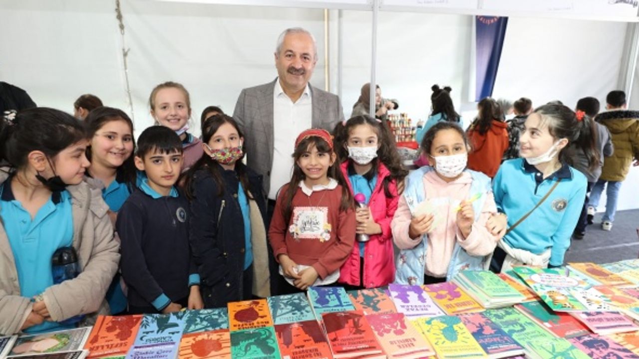 Gebze’de Kitap Fuarı coşkusu sürüyor