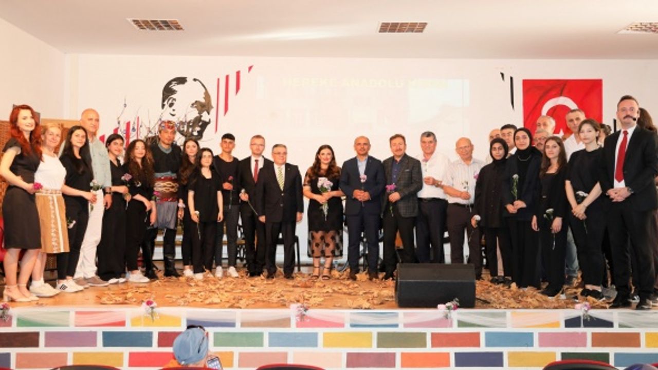 Öğrencilerden şiir ve türkü dolu etkinlik