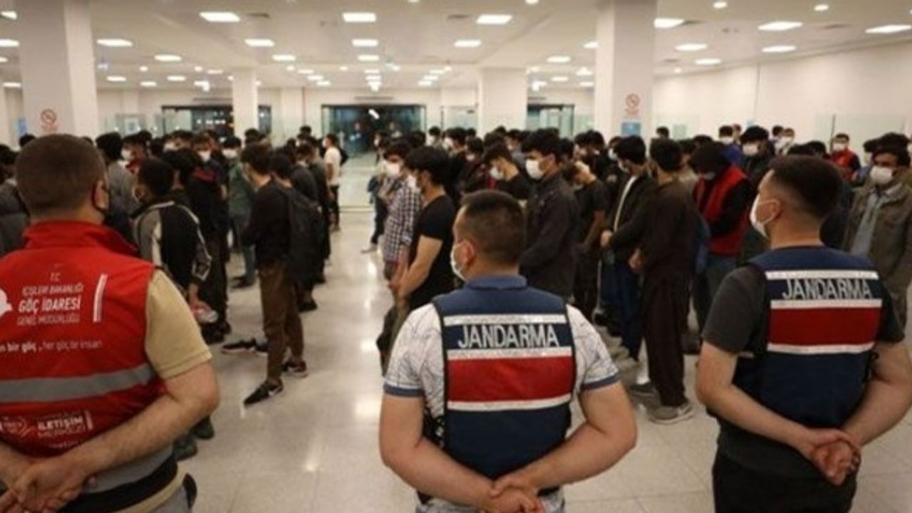 Kocaeli'de 58 göçmen sınır dışı edildi