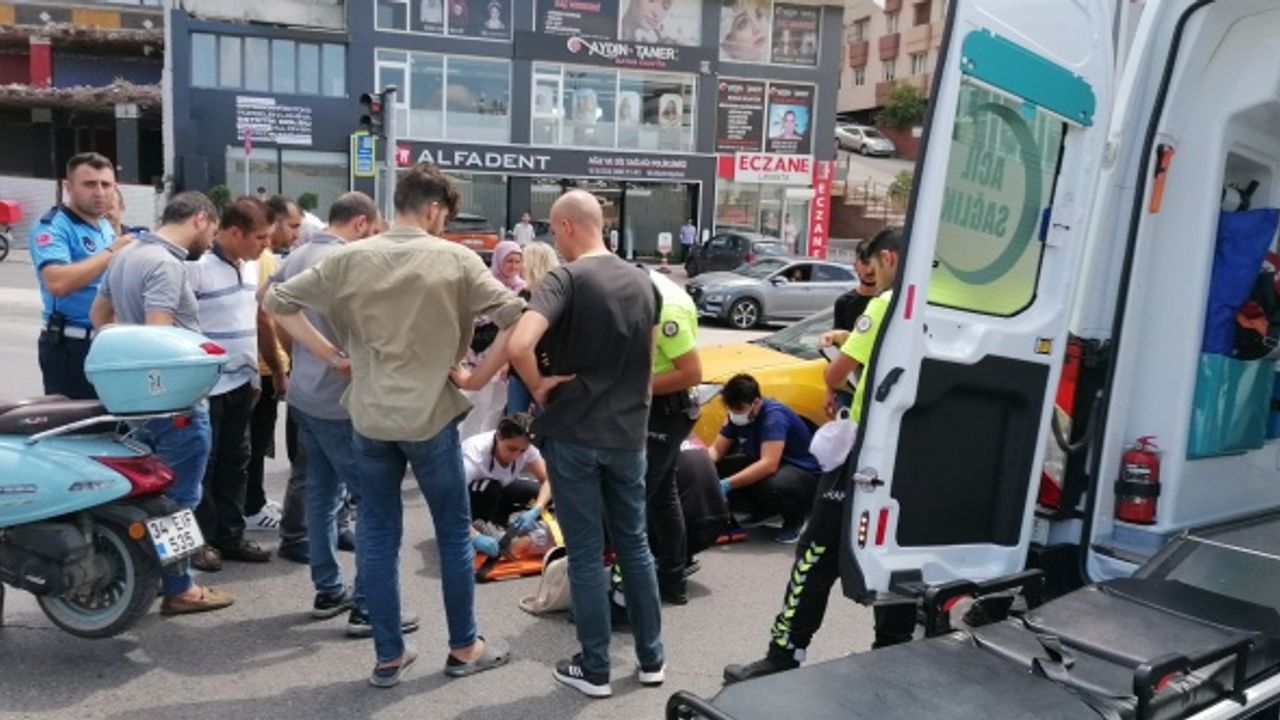 Otomobil ile çarpışan motosikletin sürücüsü yaralandı