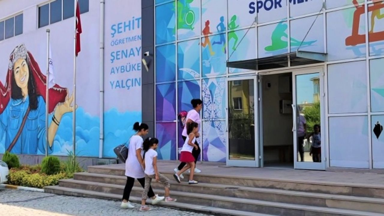 Ev hanımları sporda, çocukları eğlencede