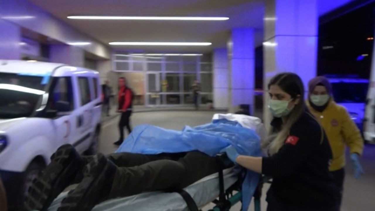 Kent merkezinde bıçaklı kavga: 2 yaralı