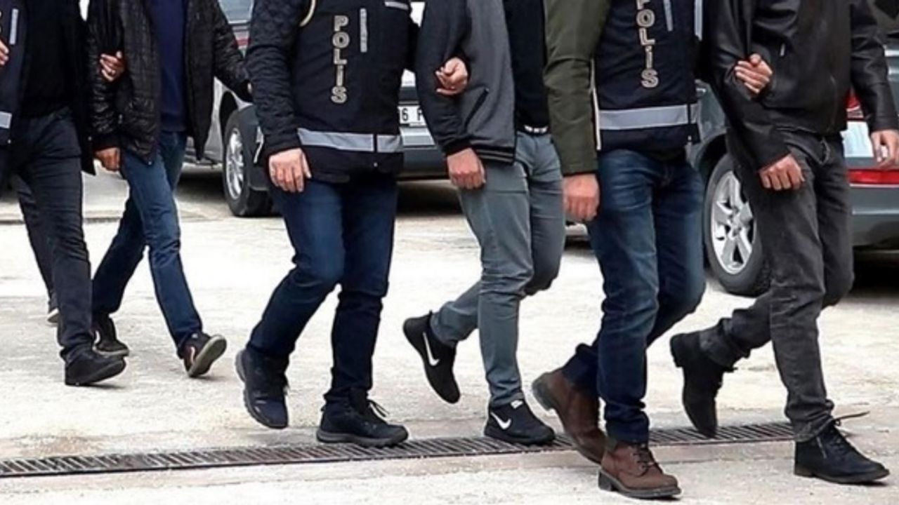 Çeşitli suçlardan aranan 242 kişi yakalandı