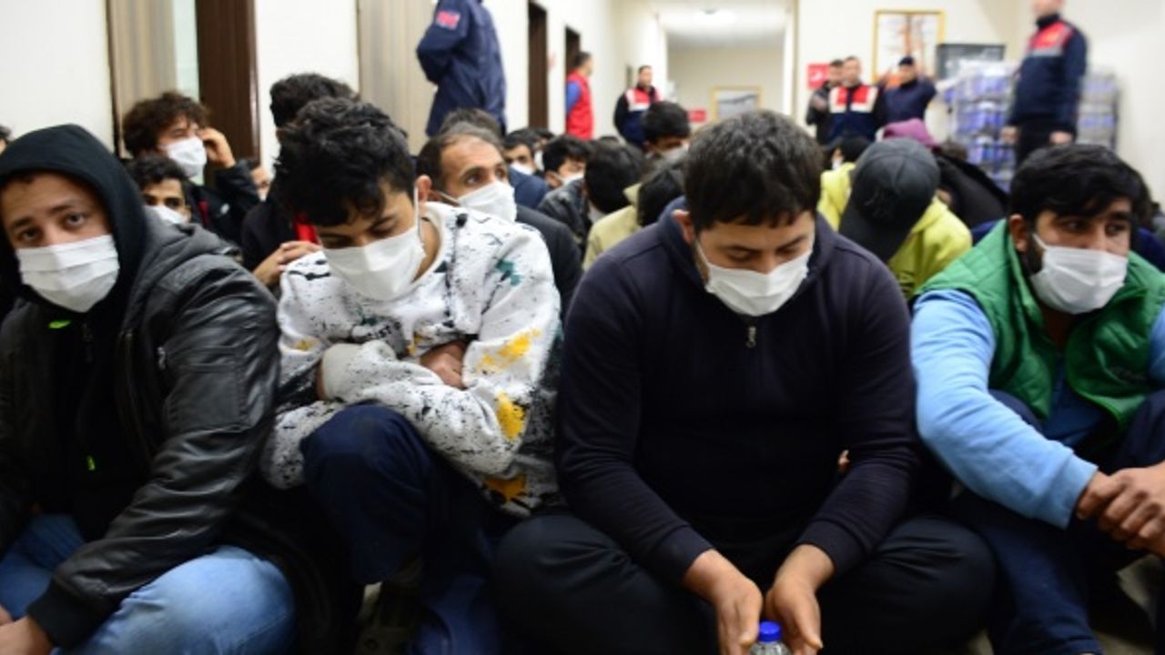 Kocaeli’de 33 düzensiz göçmen sınır dışı edildi