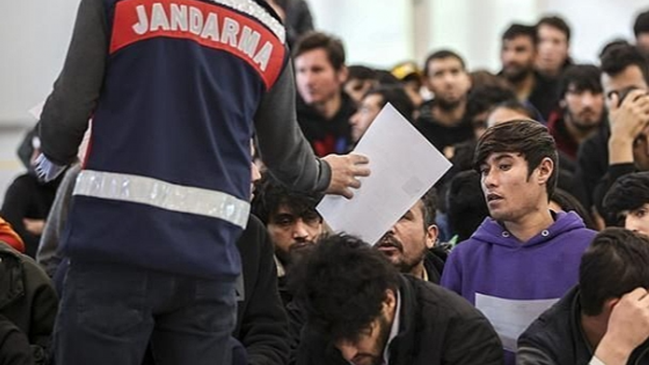 Kocaeli'de 36 düzensiz göçmen sınır dışı edildi