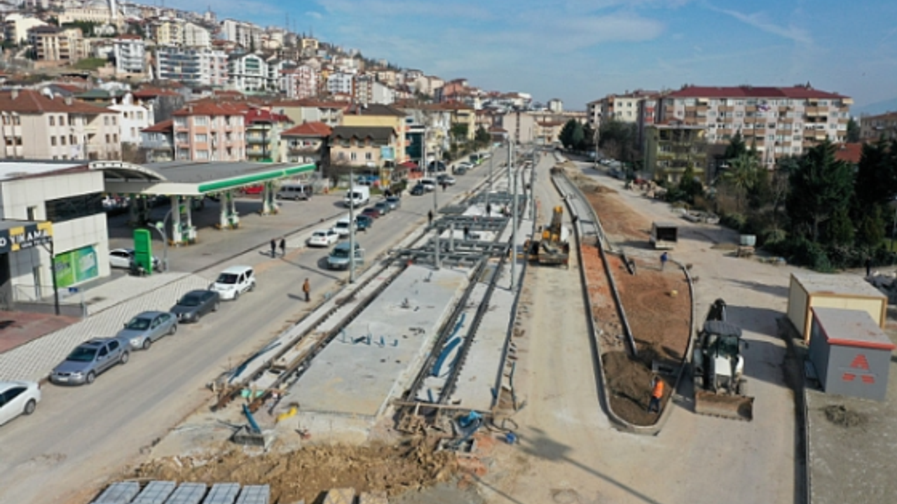 Kuruçeşme tramvay hattı rayları döşeniyor