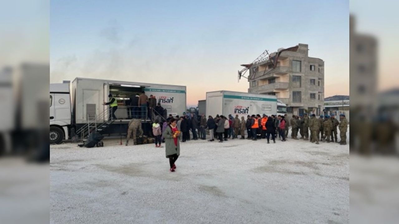 Yüz binlerce kişiye sıcak yemek ikramı