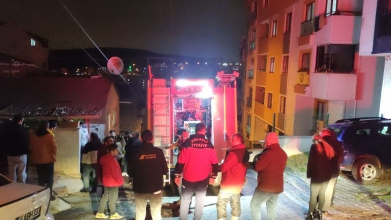 Balkonda unutulan soba külü daireyi küle çevirmeden söndürüldü