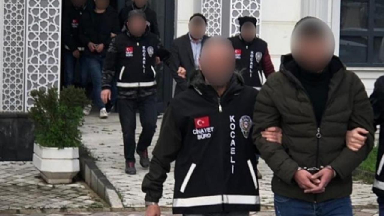 Berber sokak ortasında laf atma yüzünden öldürülürmüş!
