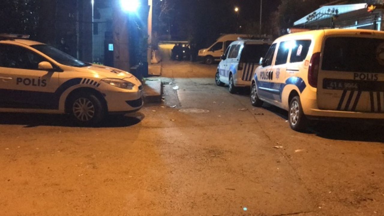 Kalabalık iki grup arasında kavga: 4 yaralı