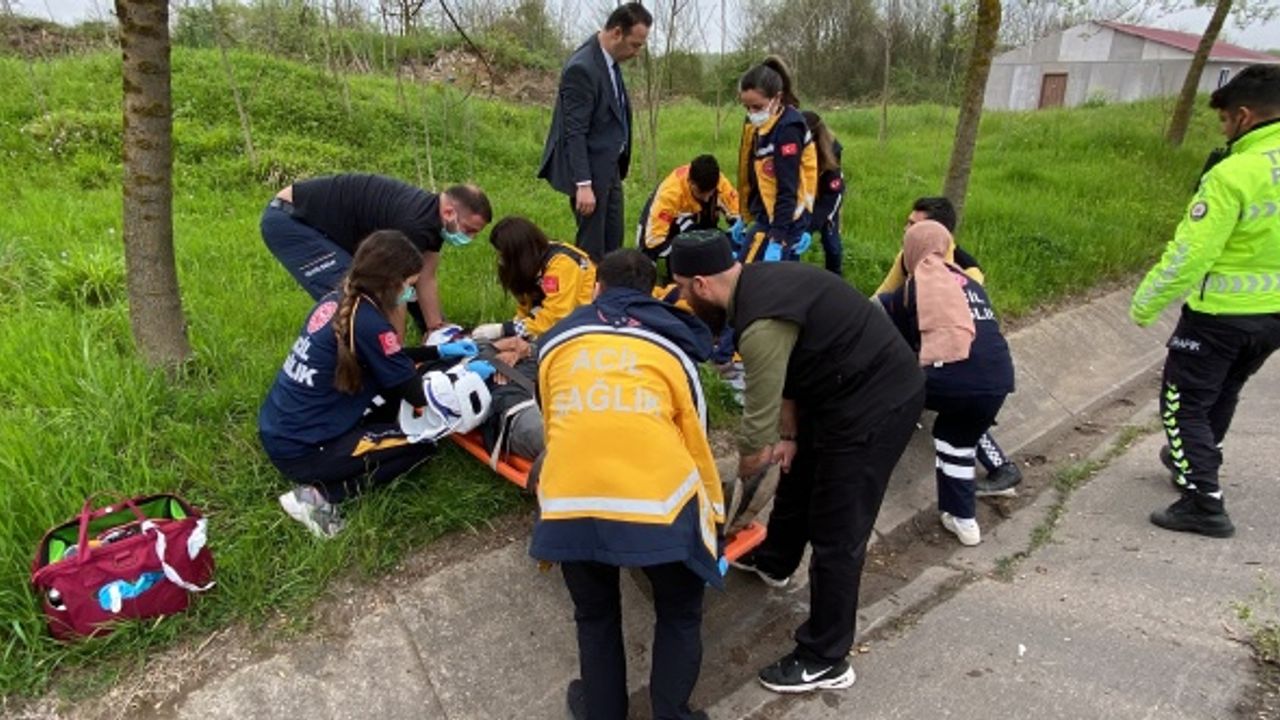Kamyon kırmızı ışıkta duran araca çarptı: 2 yaralı