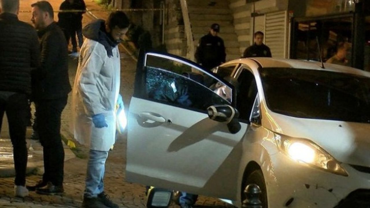 Kartal'da otomobile silahlı saldırı: 2 ölü, 2 yaralı