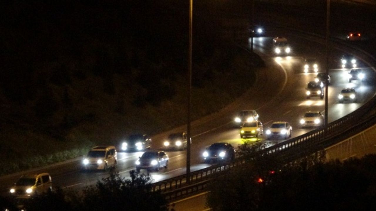 TEM Otoyolu'nun Kocaeli geçişine bayram trafiği yoğunluğu