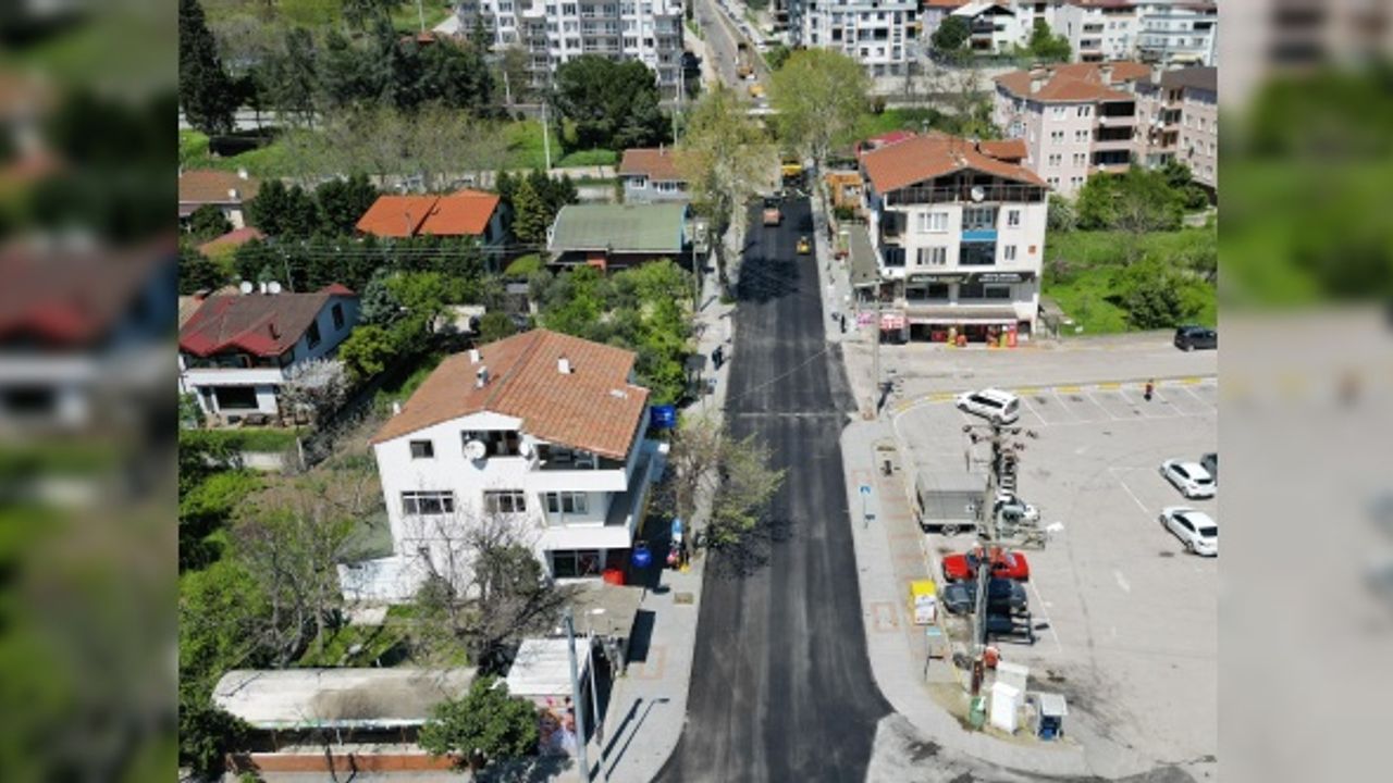 Tuğrul Caddesi'ne 550 ton sıcak asfalt