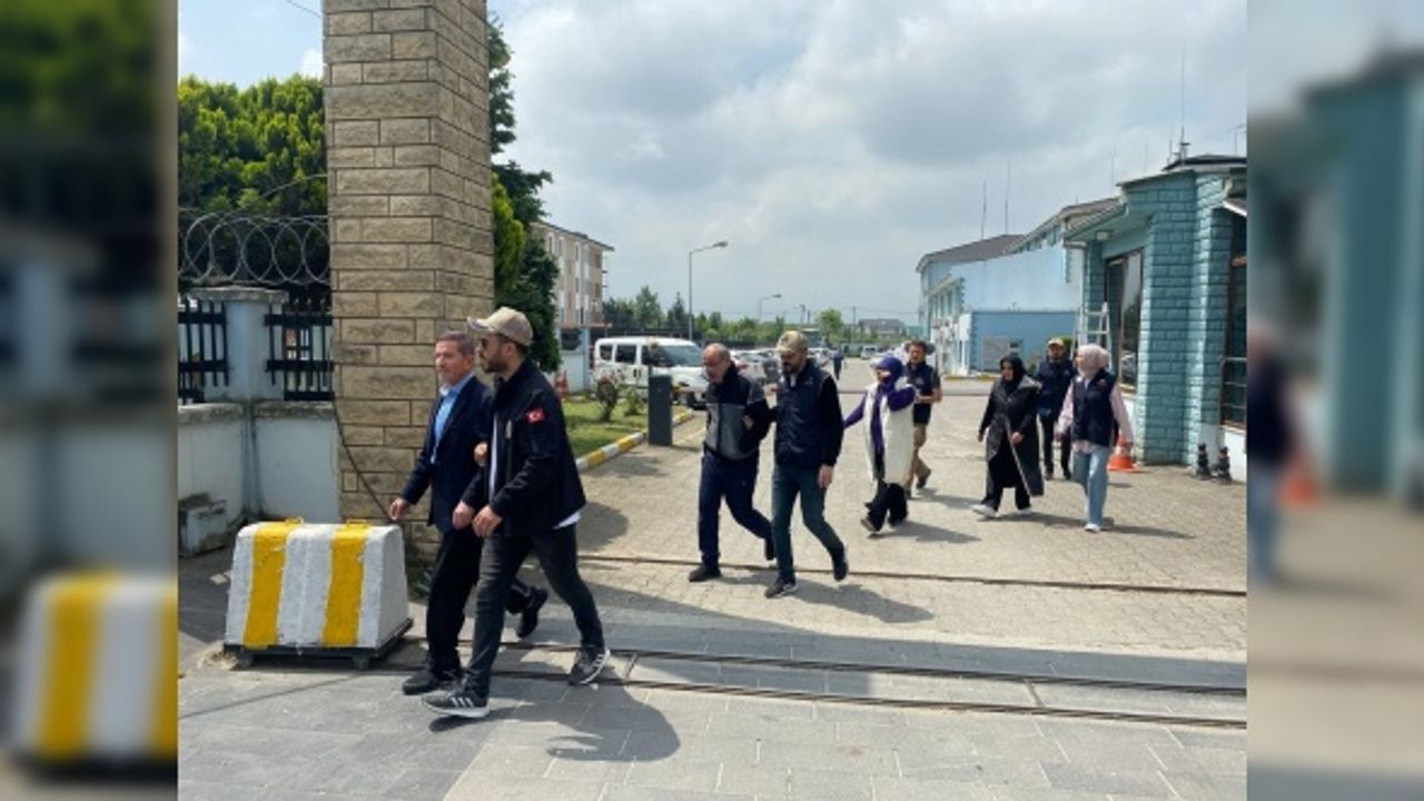 Düzce'de FETÖ operasyonu: 5 gözaltı