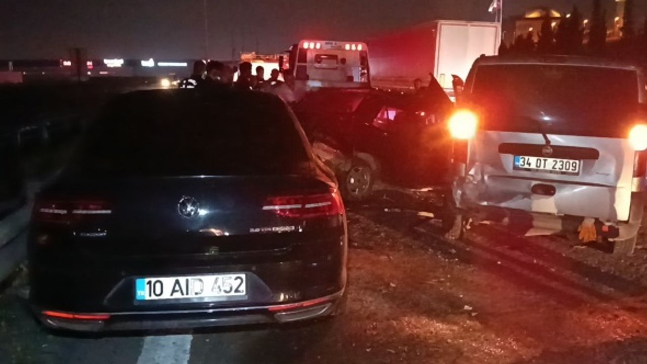 TEM’de 3 aracın karıştığı zincirleme kaza: 4 yaralı