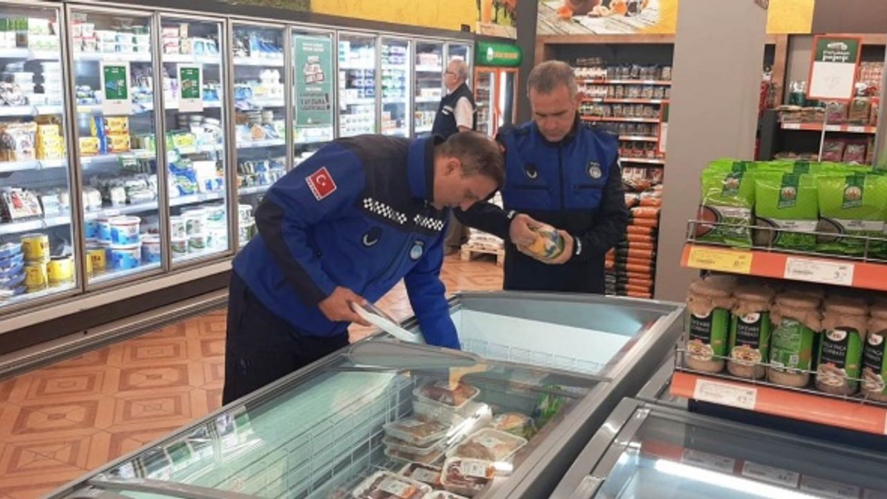 Zabıta ekipleri marketleri denetlendi