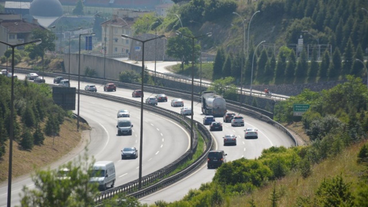 TEM'de bayram öncesi trafik akıcı