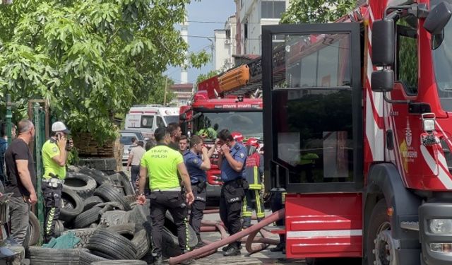 Lastik deposunda çıkan yangın paniğe neden oldu