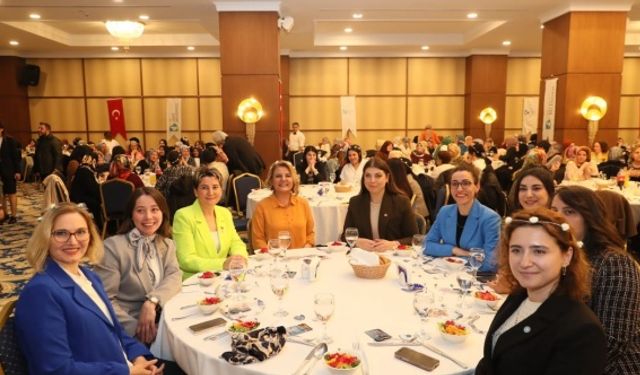 Başkan Hürriyet'ten kadınlara: "Ayaklarınız üzerinde kararlılıkla durabilmeniz için her zaman yanınızdayım"