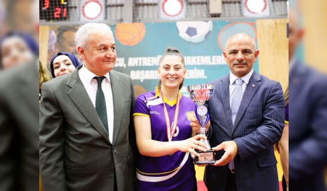 Gençler kozlarını turnuvada paylaştı