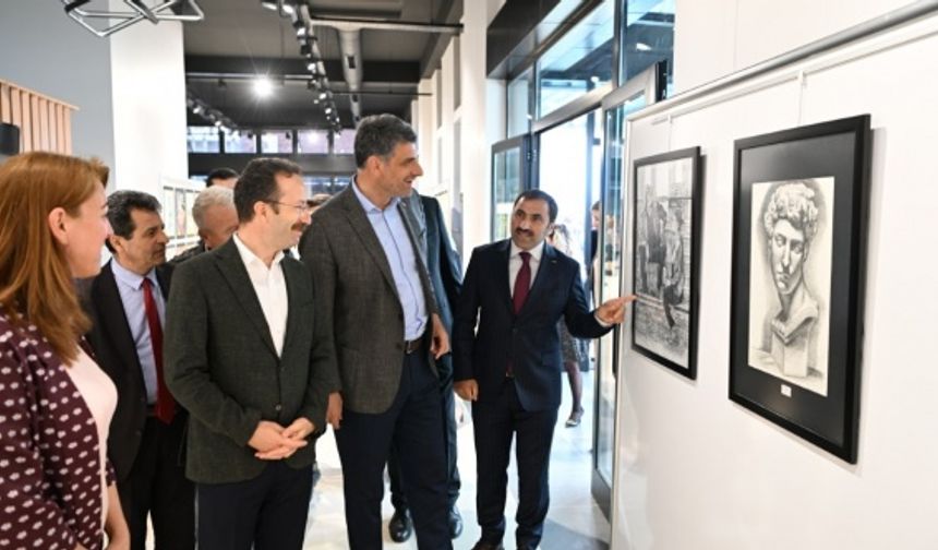 Genç yeteneklerin sergisi ilgi gördü