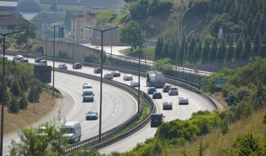 TEM'de bayram öncesi trafik akıcı